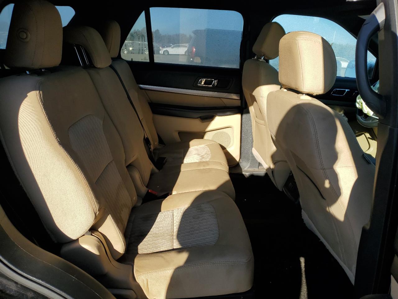 2017 Ford Explorer - Image 12