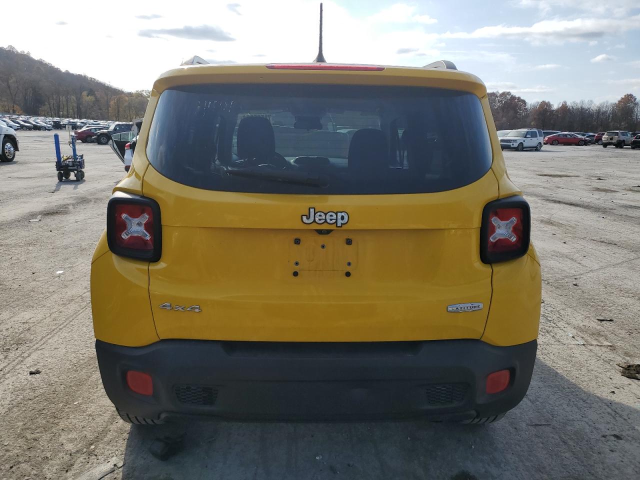 2017 Jeep Renegade - Image 6