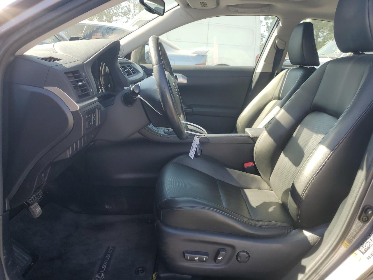 2012 Lexus CT - Image 7