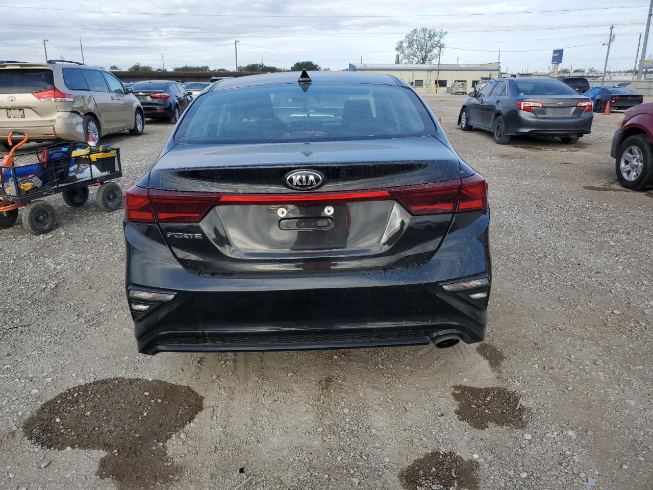 2020 Kia Forte - Image 6
