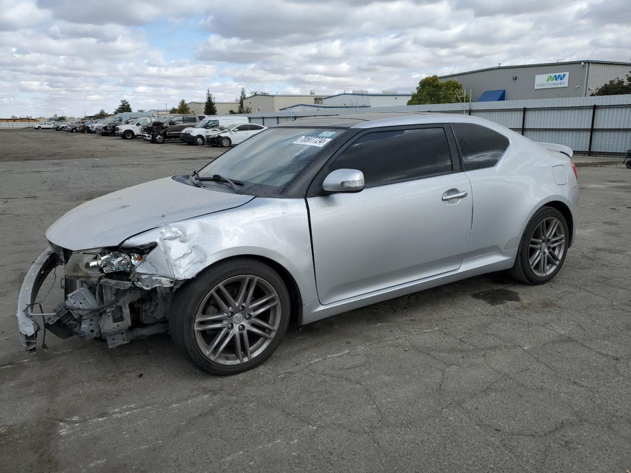 VIN JTKJF5C79D3049462 2013 TOYOTA SCION no.1