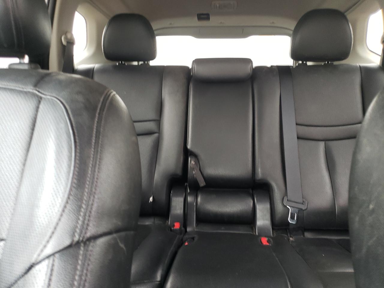 2018 Nissan Rogue - Image 10