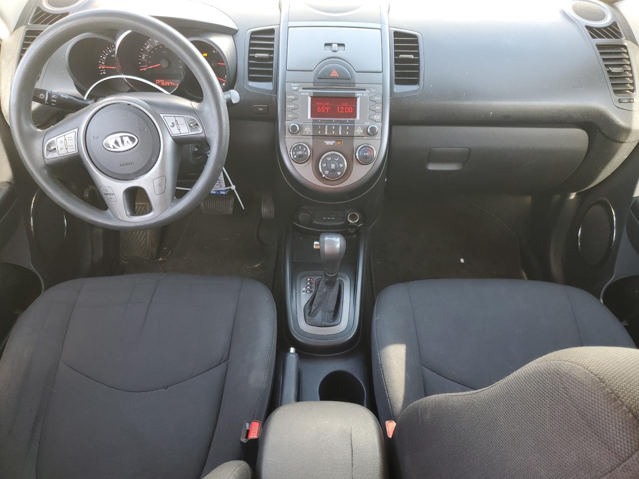 KNDJT2A21B7711319 2011 Kia Soul +