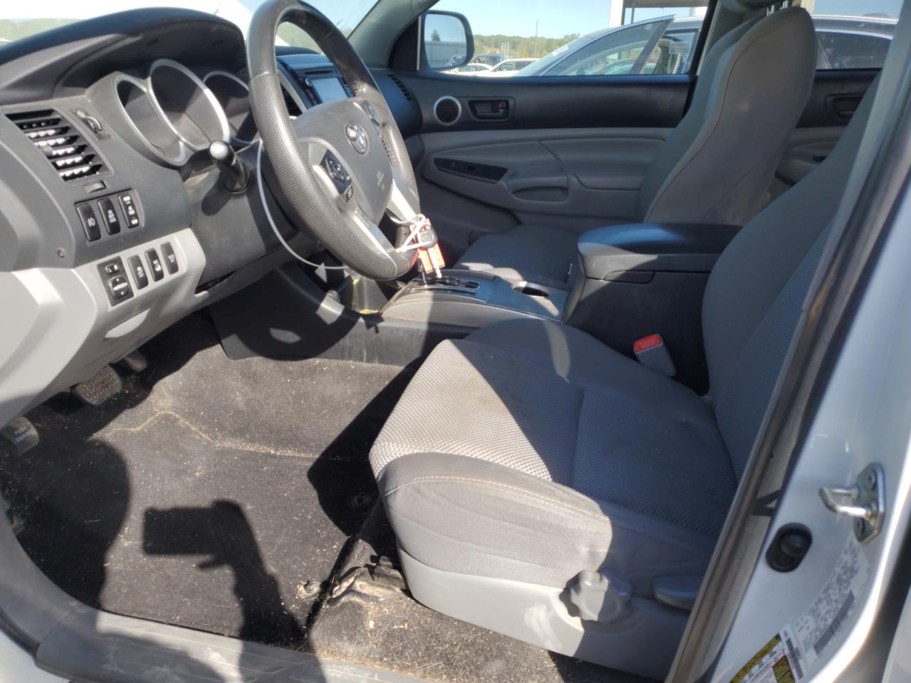 2014 Toyota Tacoma - Image 7
