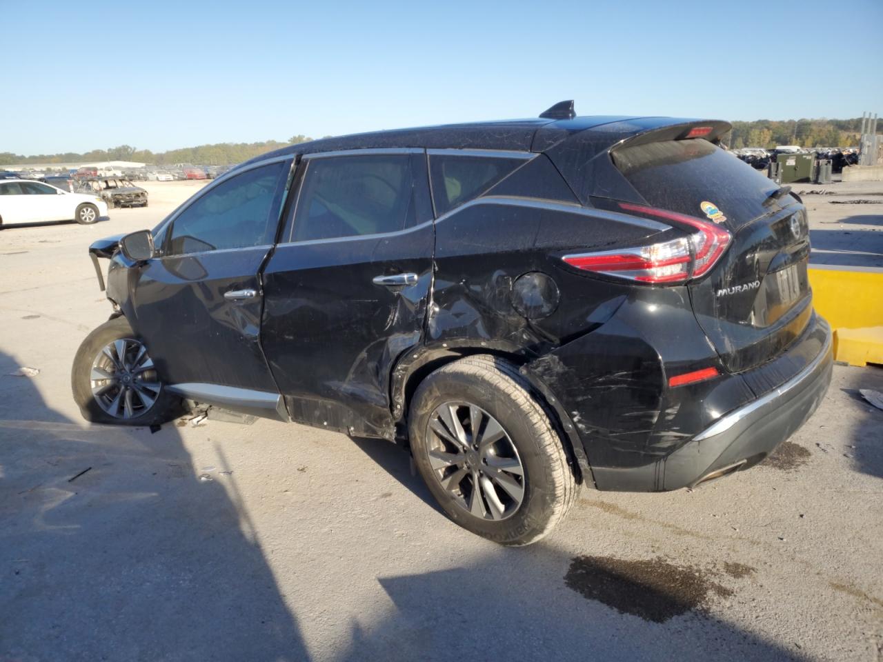 2017 Nissan Murano - Image 2