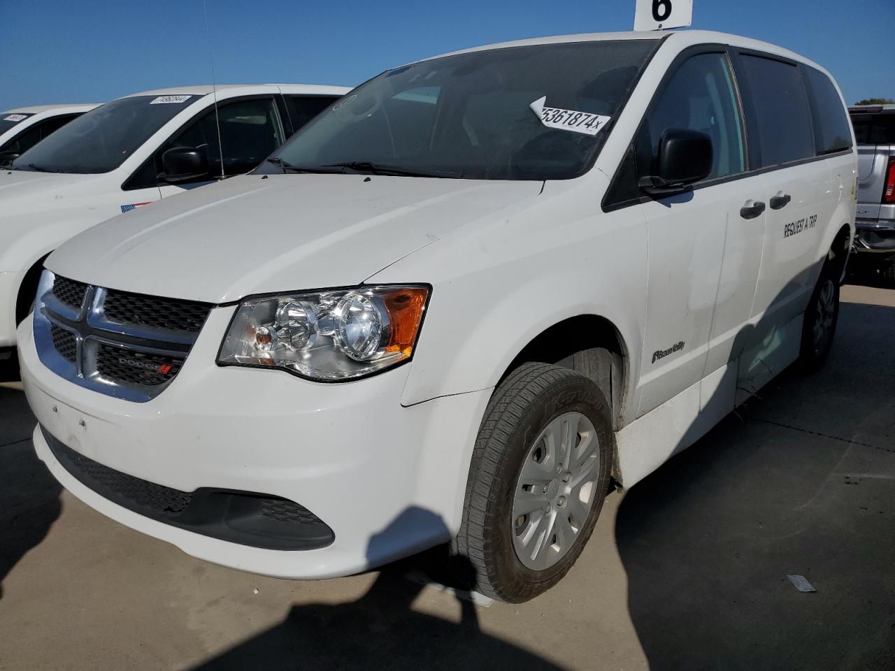 2019 Dodge Caravan - Image 1