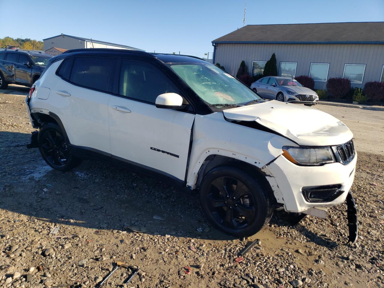 VIN 3C4NJCBB9JT486637 2018 JEEP COMPASS no.4