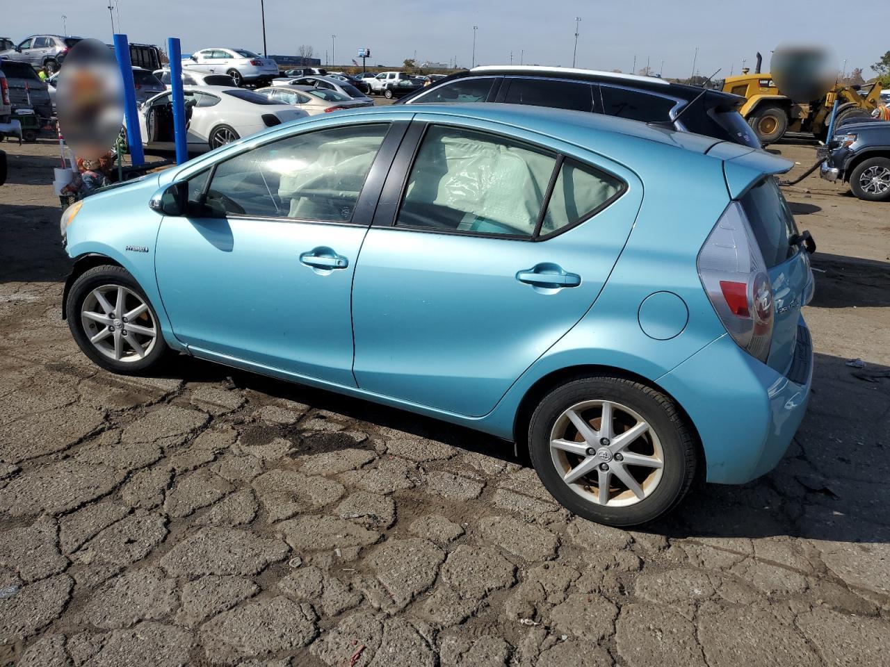 2013 Toyota Prius - Image 2