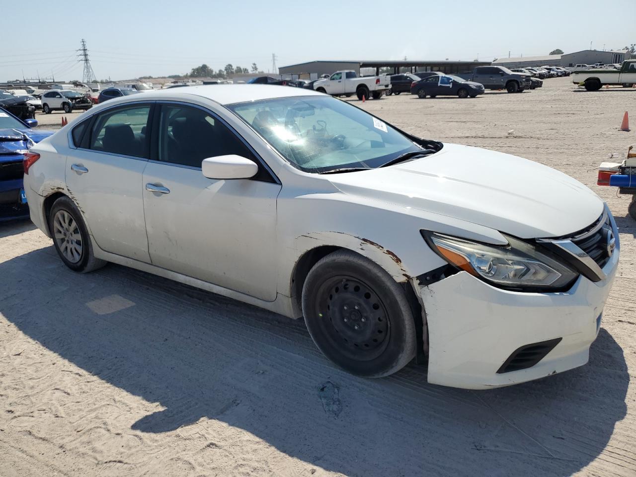2017 Nissan Altima - Image 4