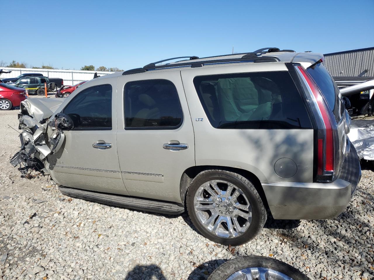 2014 Chevrolet Tahoe - Image 2