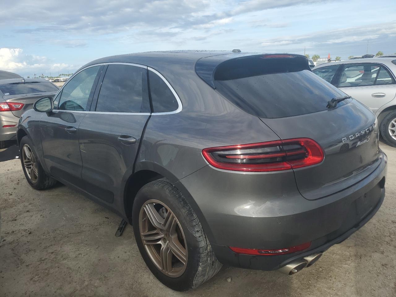 2016 Porsche Macan S VIN: WP1AB2A58GLB44276 Lot: 74739314