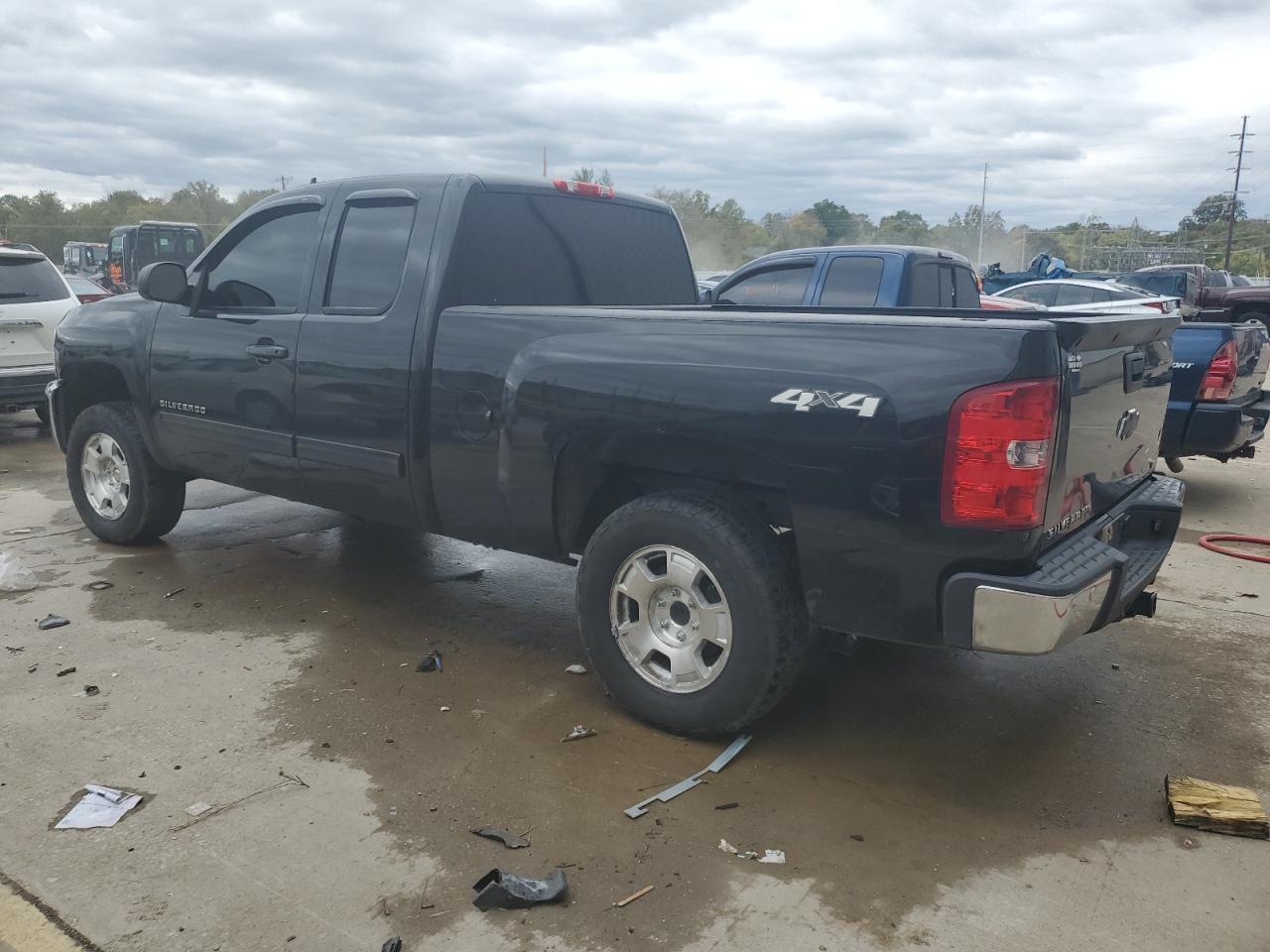 2013 Chevrolet Silverado - Image 2