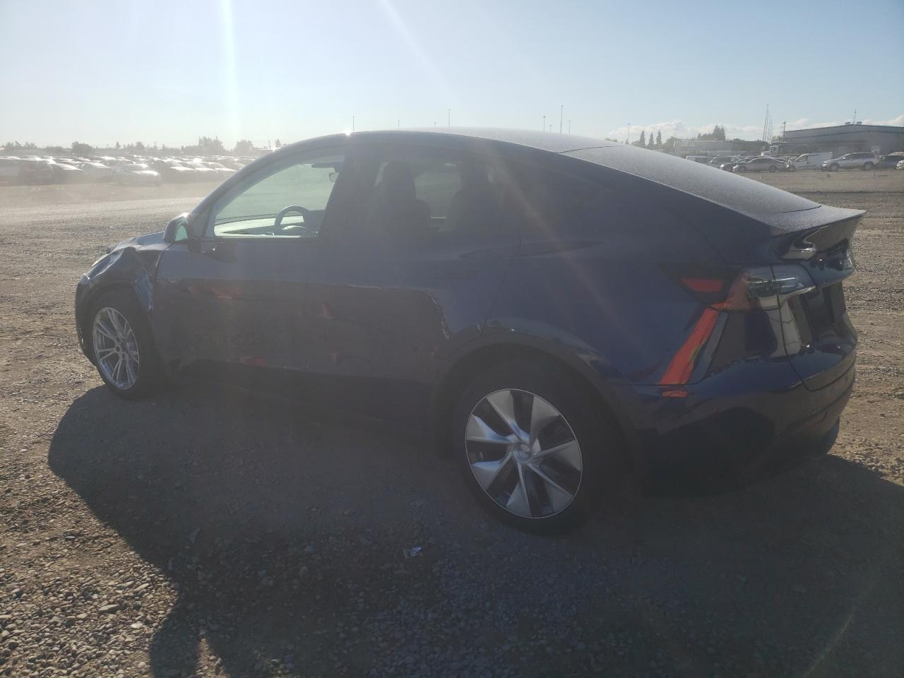 7SAYGDEE6PF672119 2023 TESLA MODEL Y - Image 2