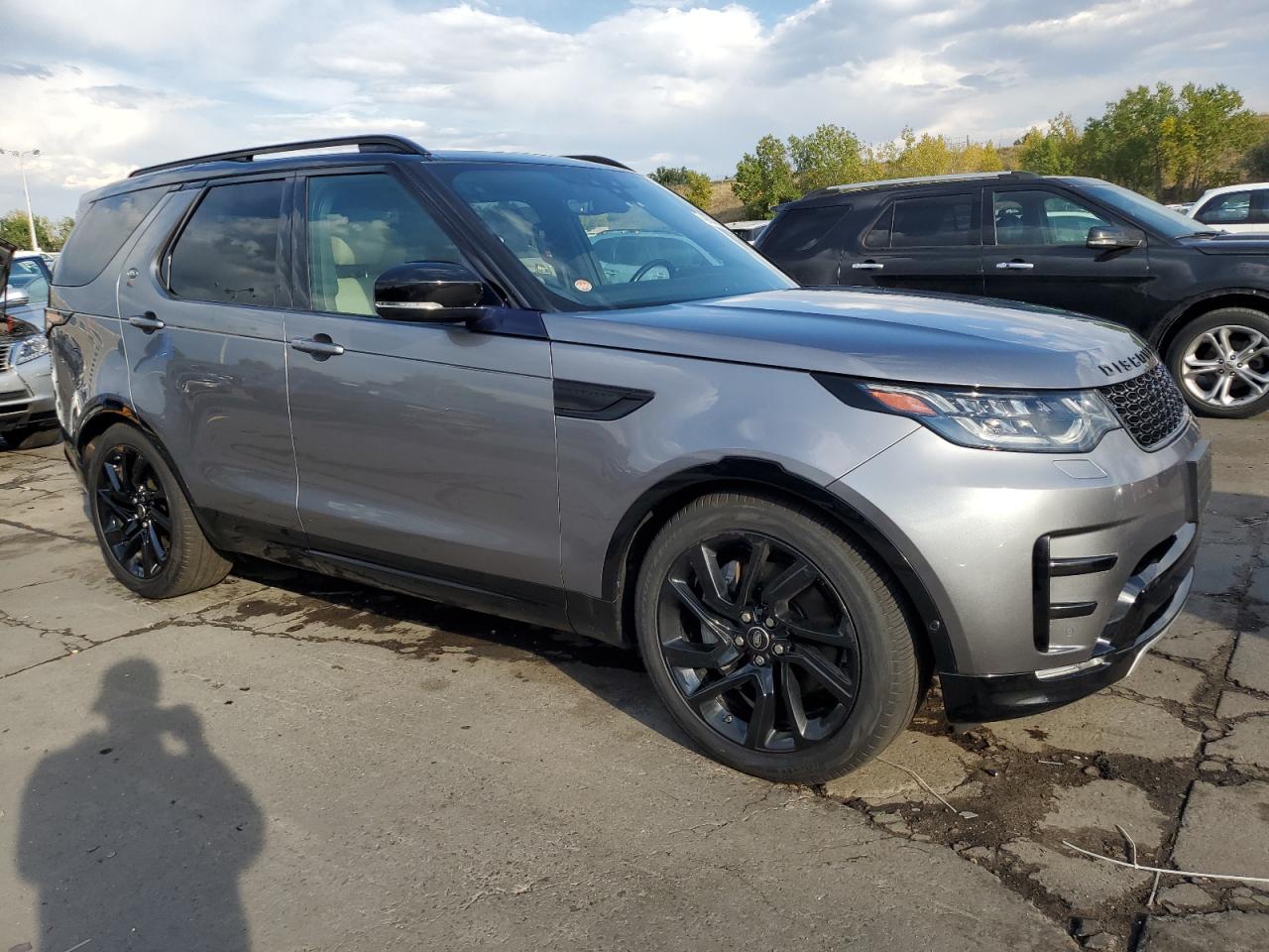 2020 Land Rover Discovery - Image 4