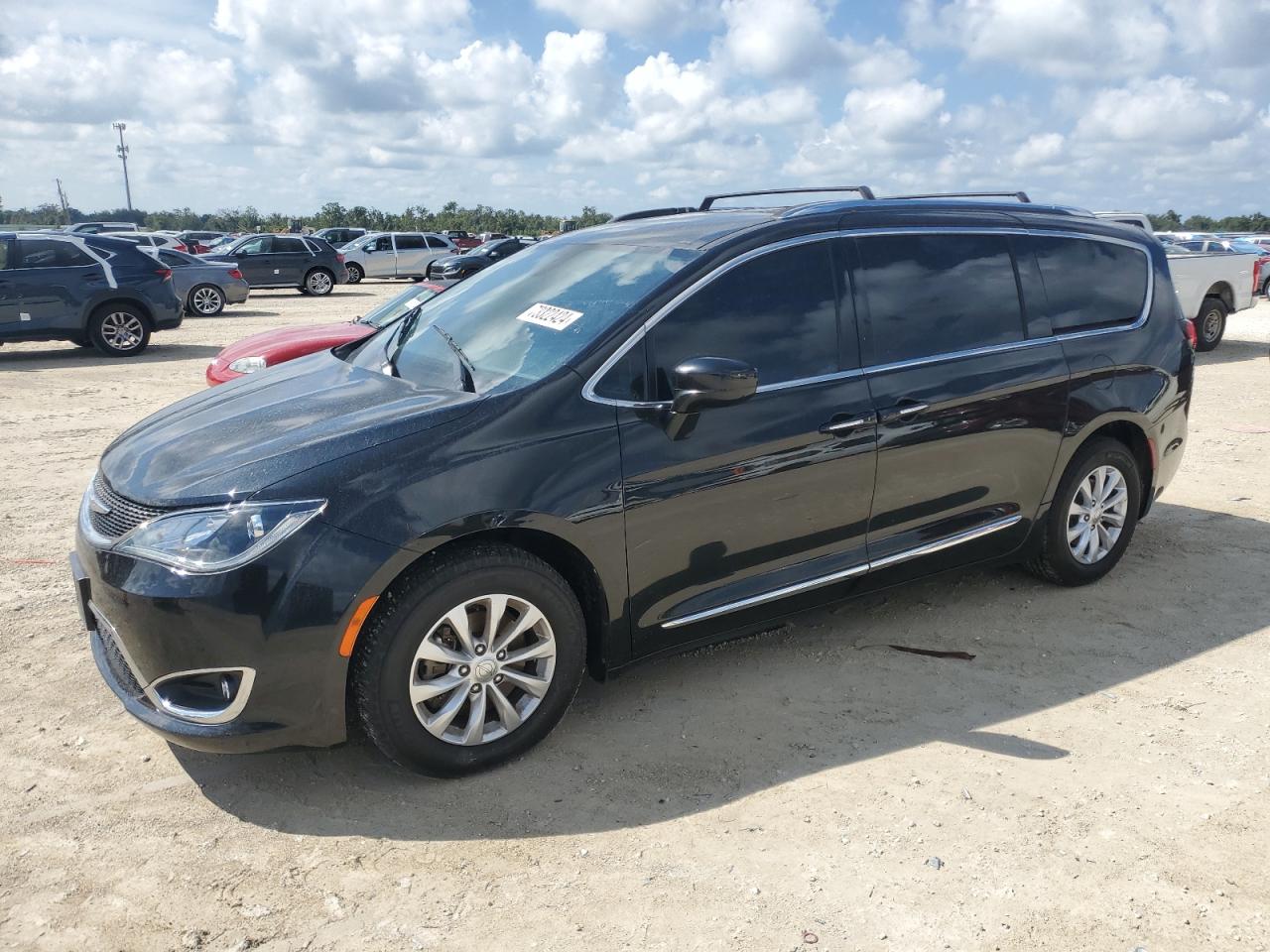 2C4RC1BG5JR174426 2018 CHRYSLER PACIFICA - Image 1