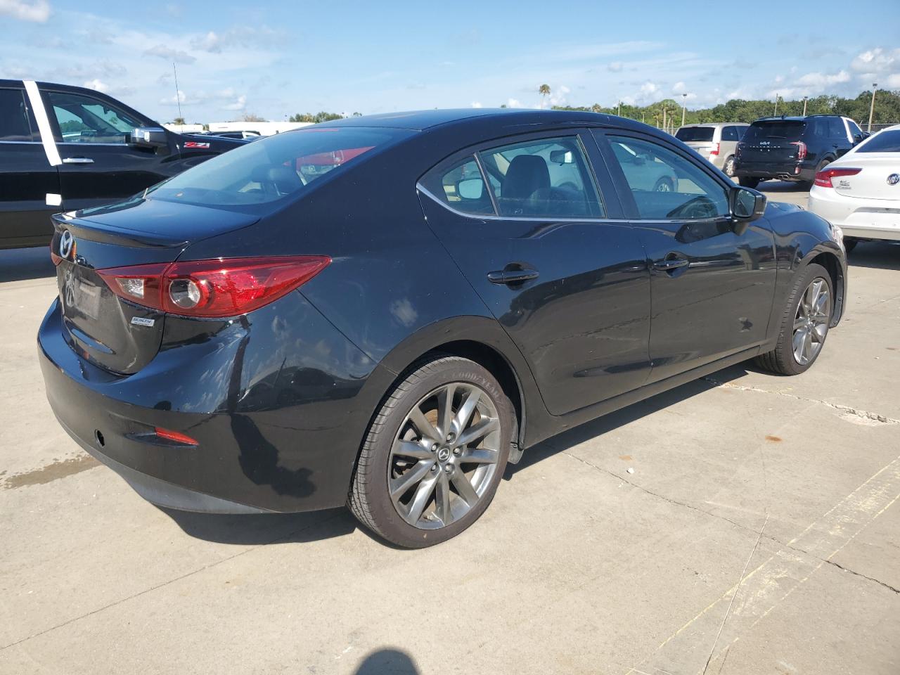 2018 Mazda 3 - Image 3
