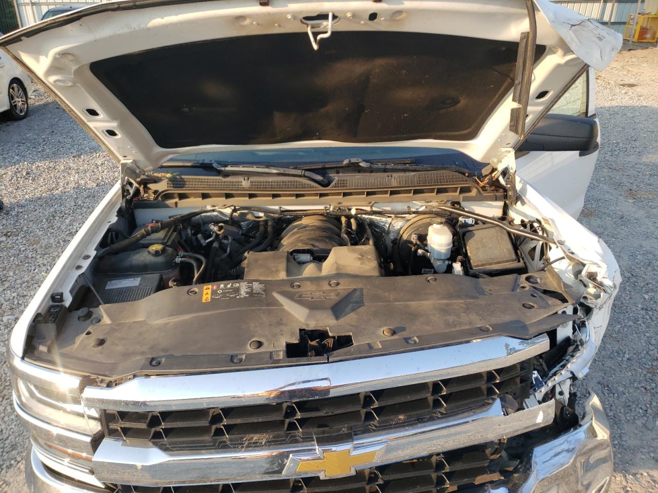 2018 Chevrolet Silverado - Image 13