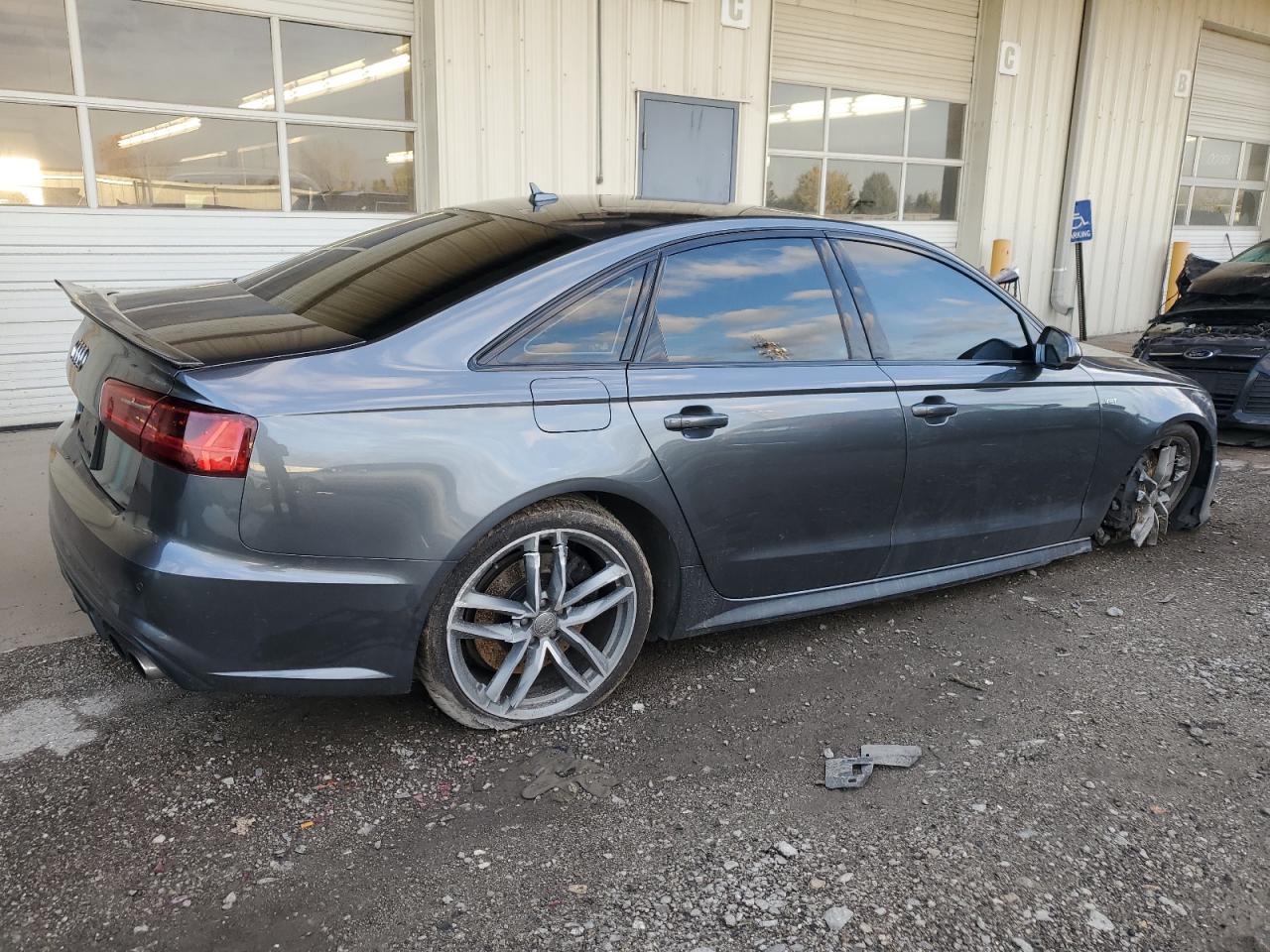 2018 Audi S6 - Image 3