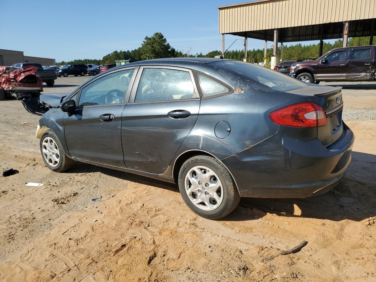2011 Ford Fiesta - Image 2
