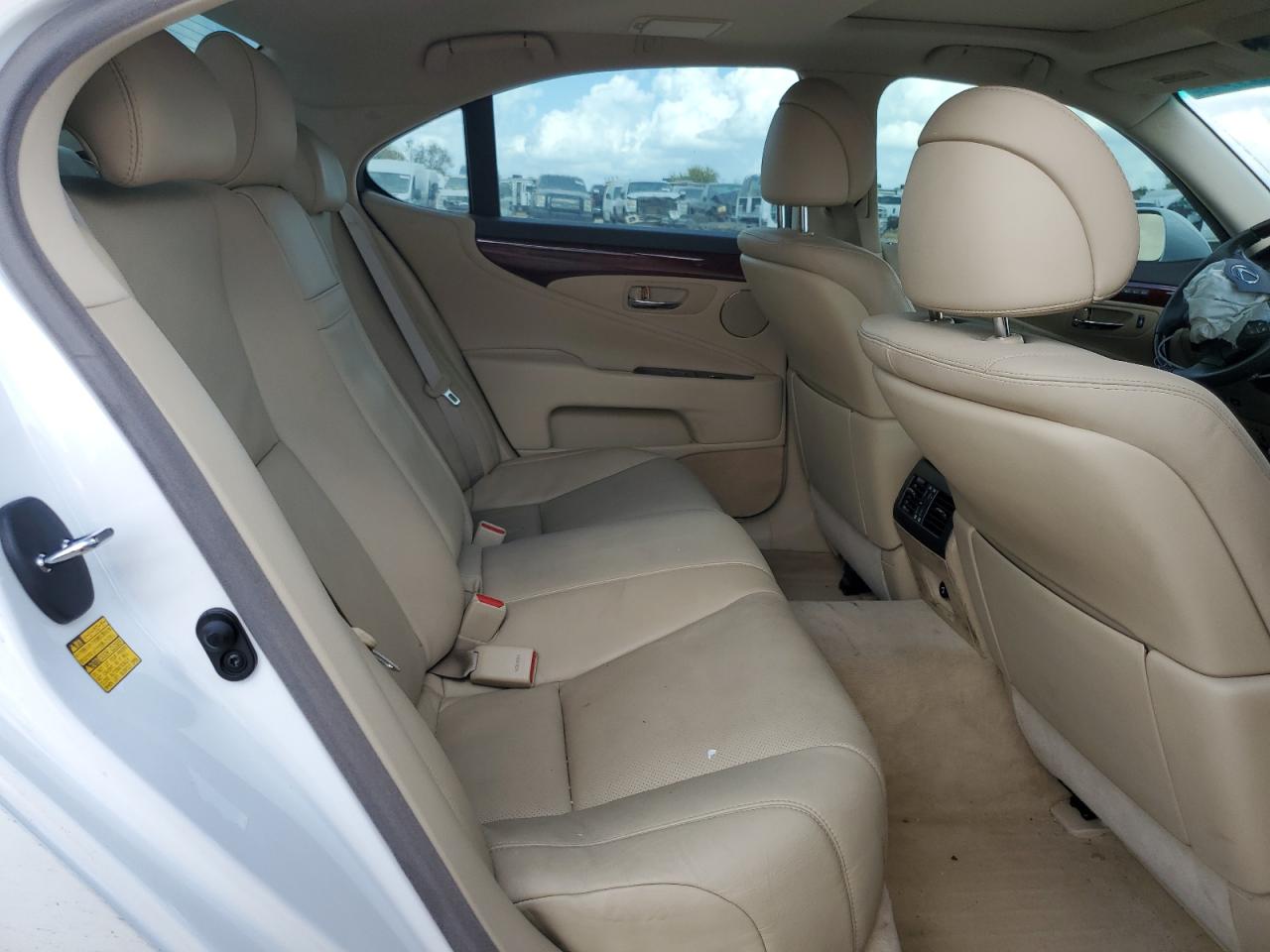 2008 Lexus LS - Image 10