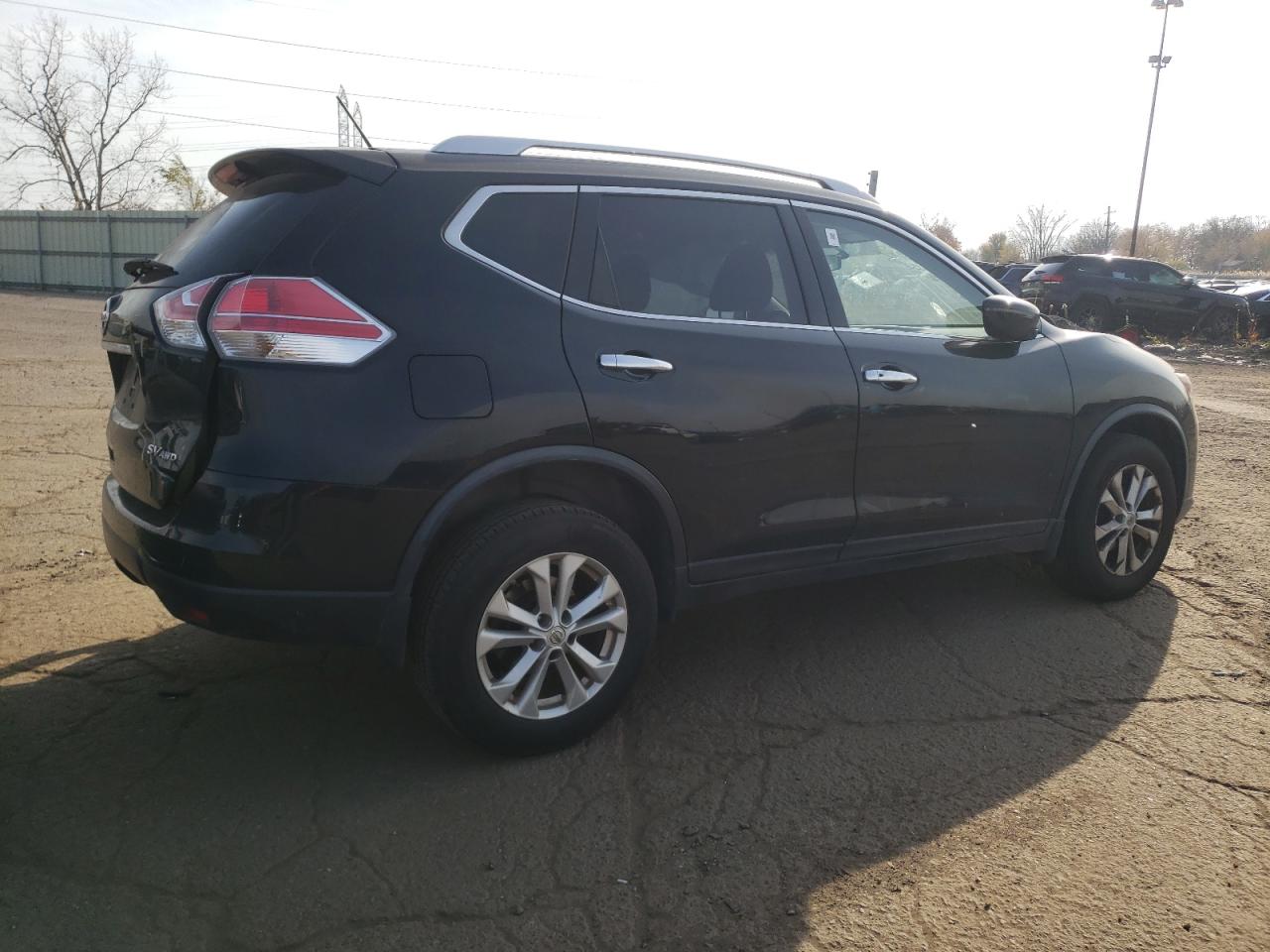 2016 Nissan Rogue - Image 3