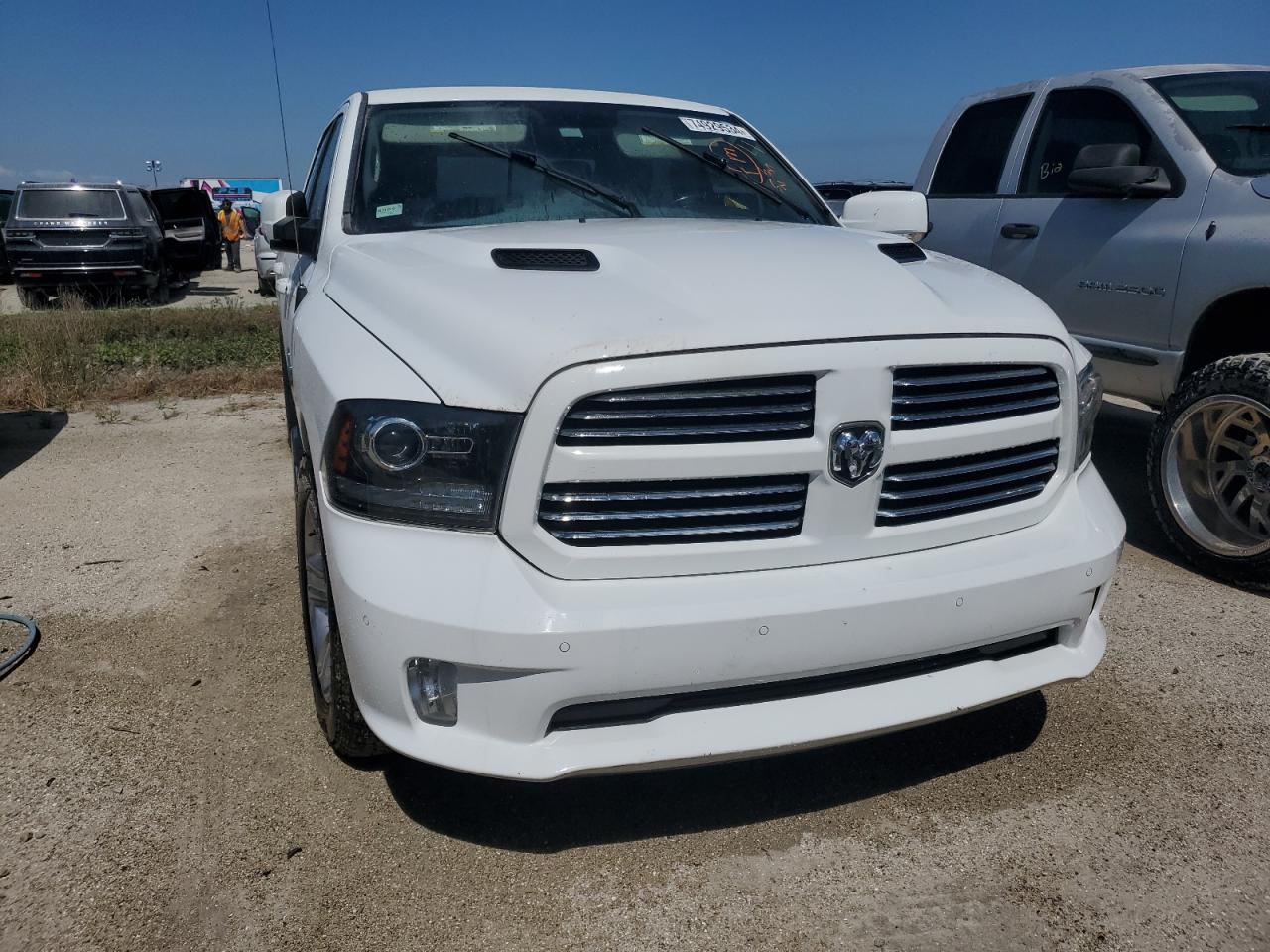 2016 RAM 1500 - Image 5
