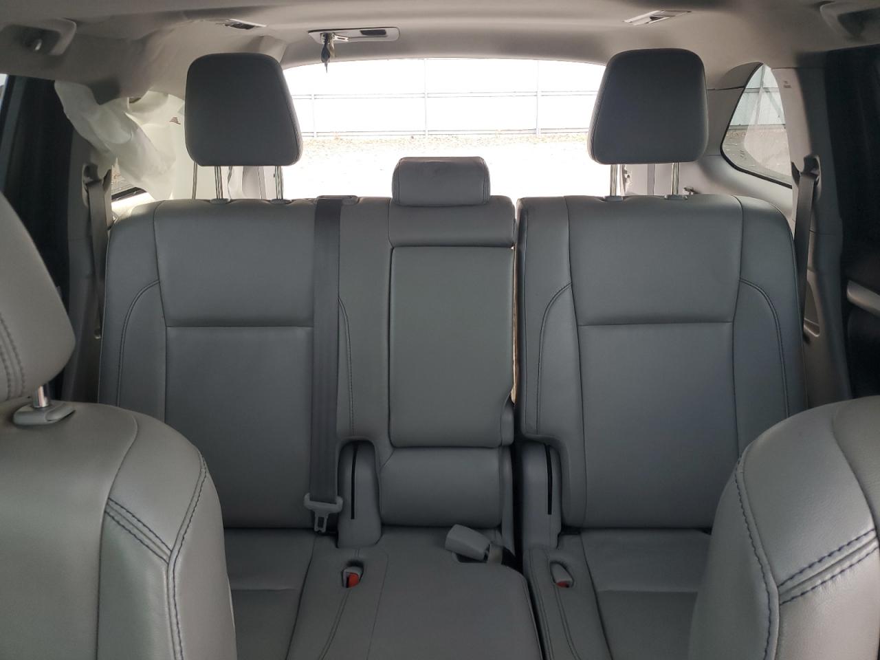 2018 Toyota Highlander - Image 10