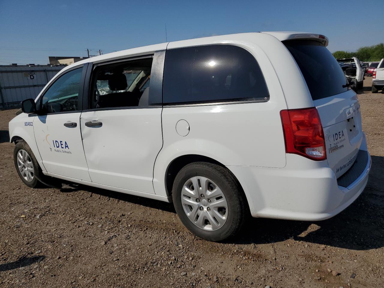 2019 Dodge Caravan - Image 2