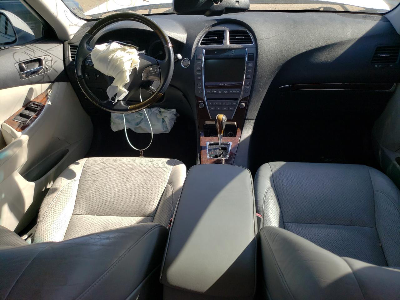 2010 Lexus ES - Image 8