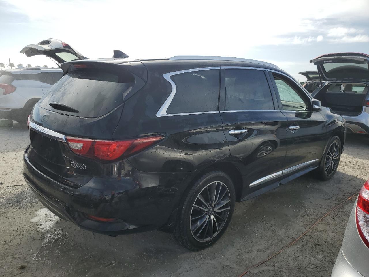 2017 Infiniti QX60 - Image 3