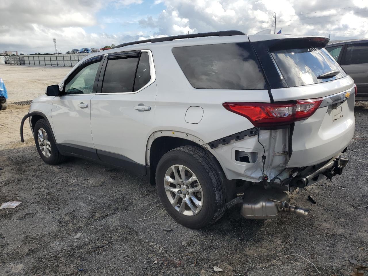 1GNEVGKW1KJ269968 2019 CHEVROLET TRAVERSE - Image 2