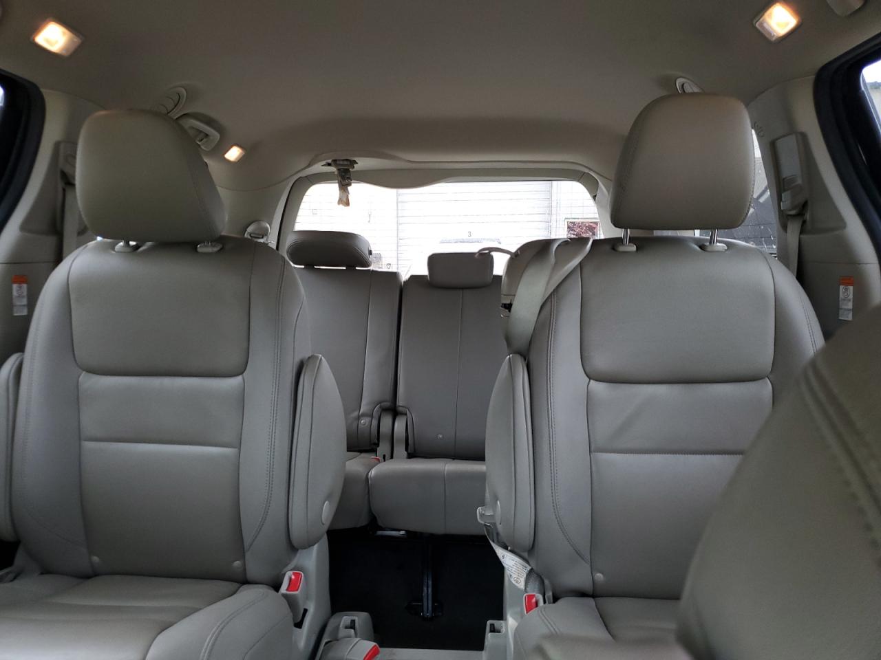2020 Toyota Sienna - Image 10