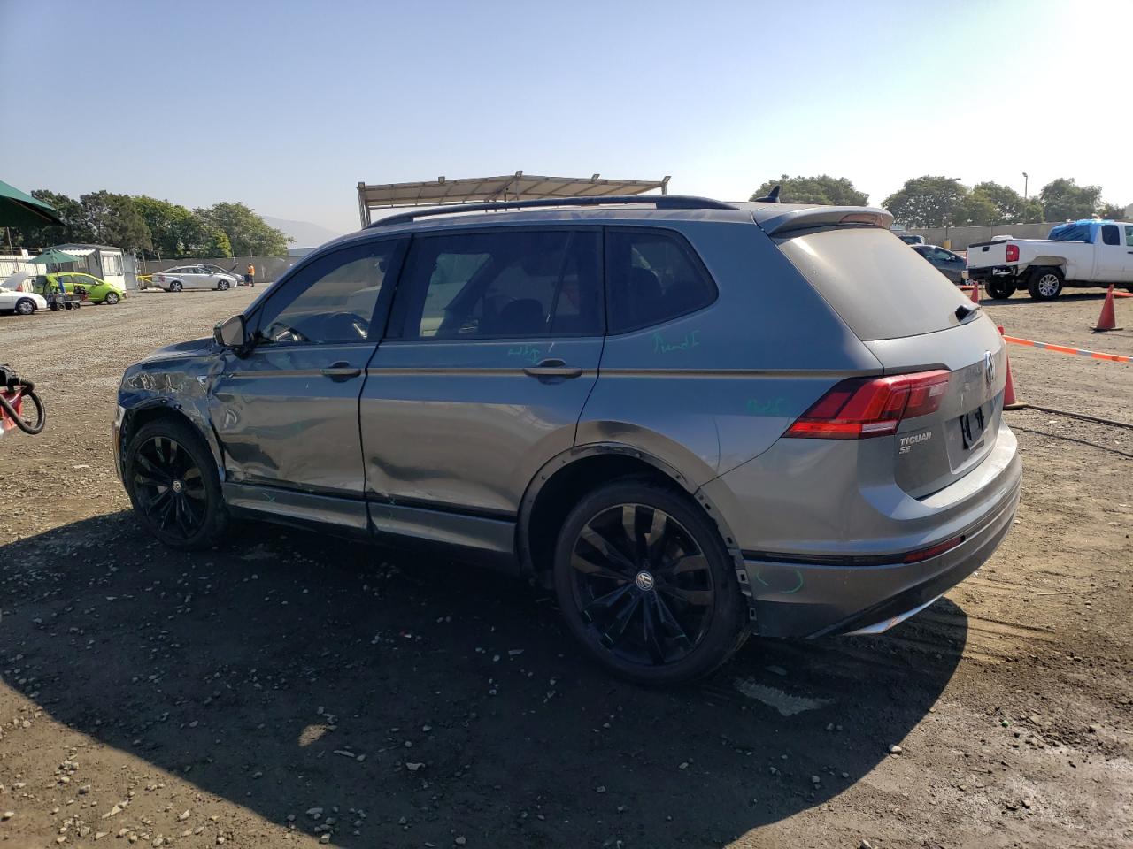 2021 Volkswagen Tiguan - Image 2