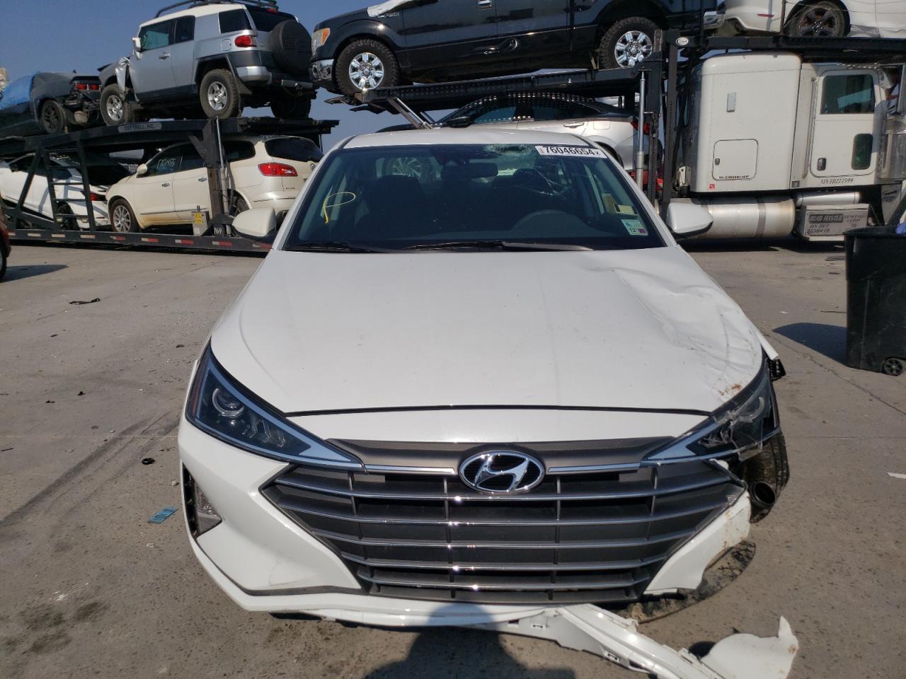 2020 Hyundai Elantra - Image 5