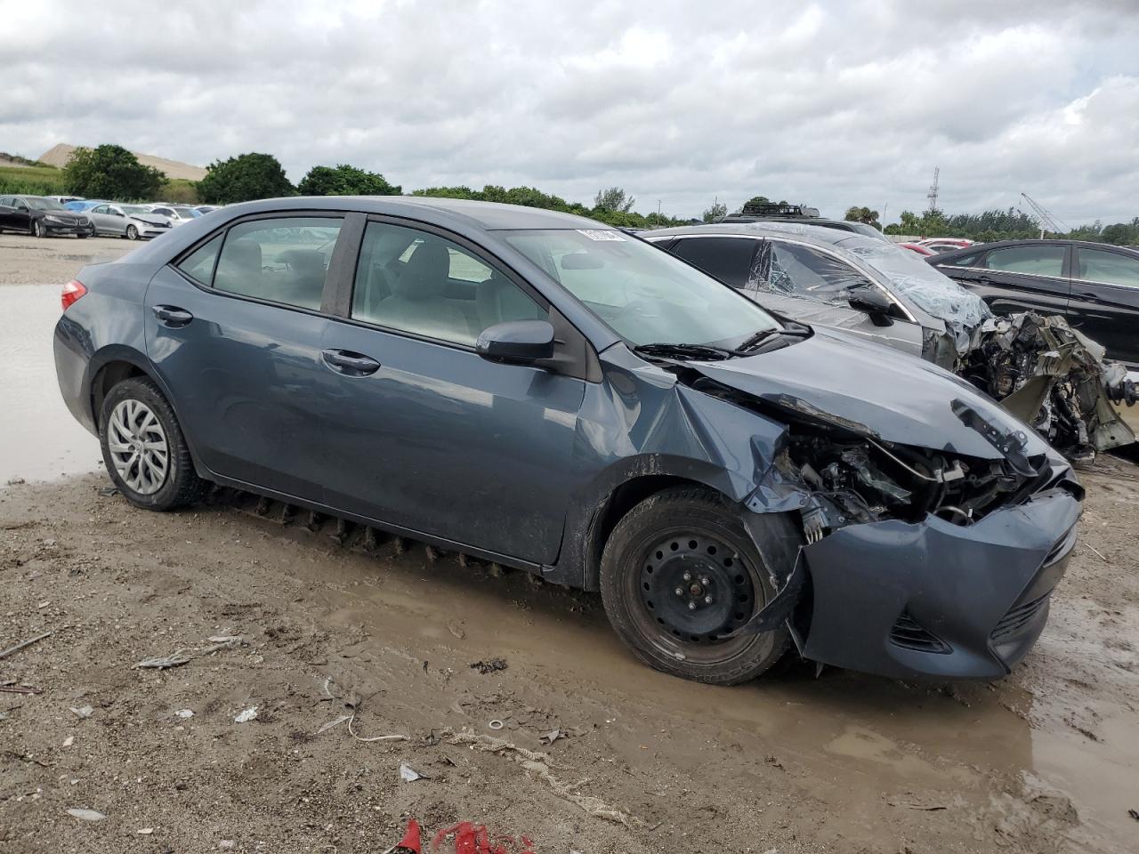 VIN 2T1BURHE1JC030763 2018 TOYOTA COROLLA no.4