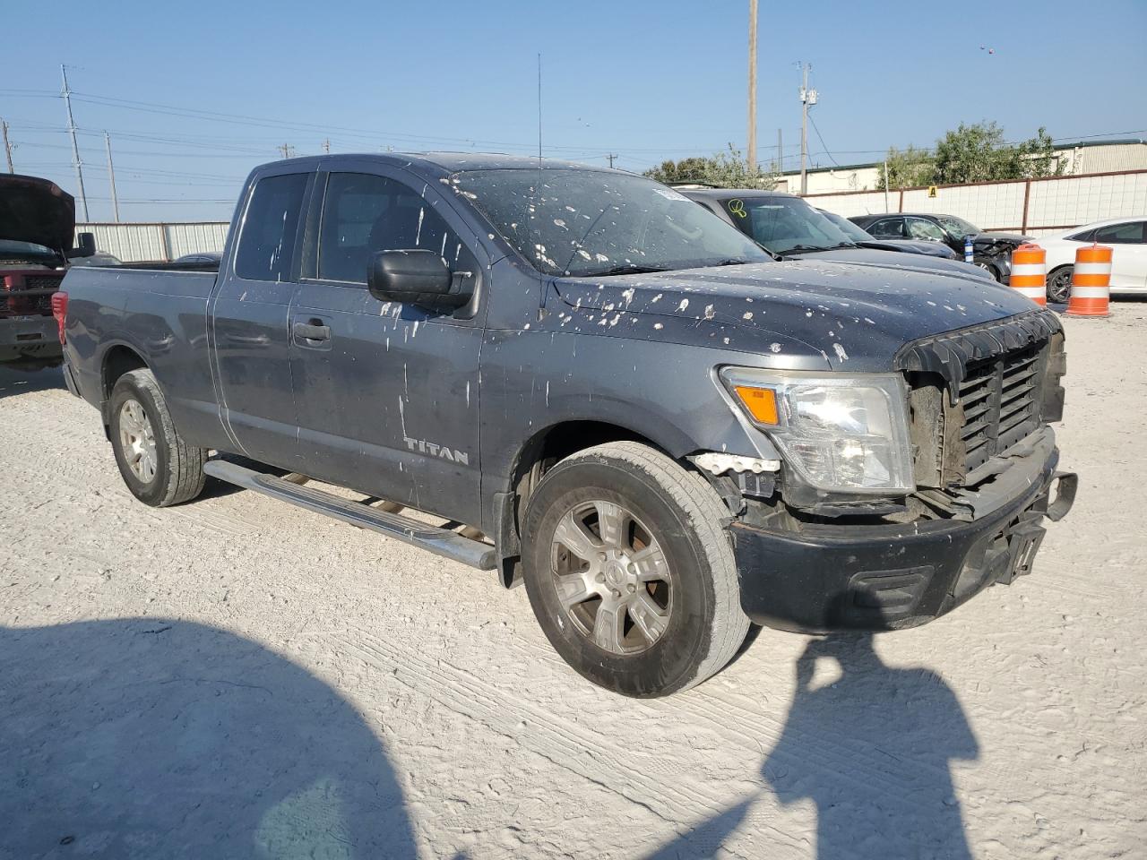 VIN 1N6AA1CK5HN558765 2017 NISSAN TITAN no.4