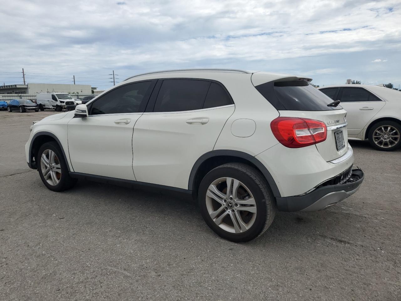 WDCTG4EB0JJ452112 2018 MERCEDES-BENZ GLA CLASS - Image 2