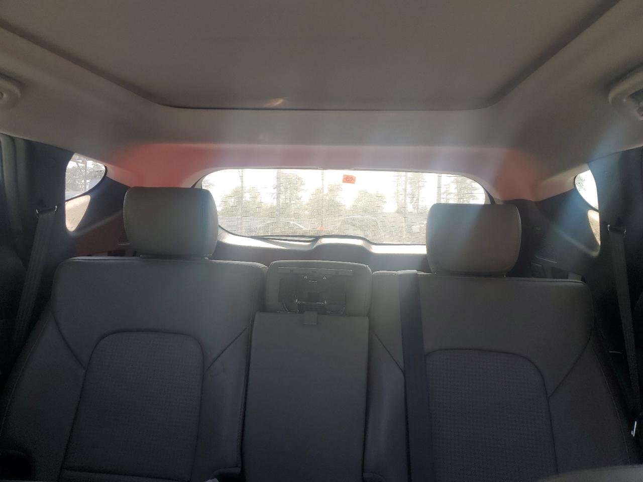 2015 Hyundai Santa Fe - Image 10