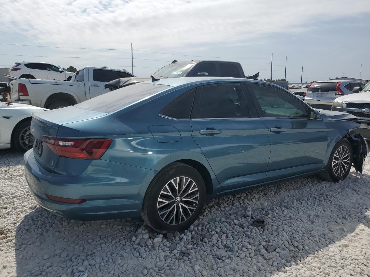2021 Volkswagen Jetta - Image 3