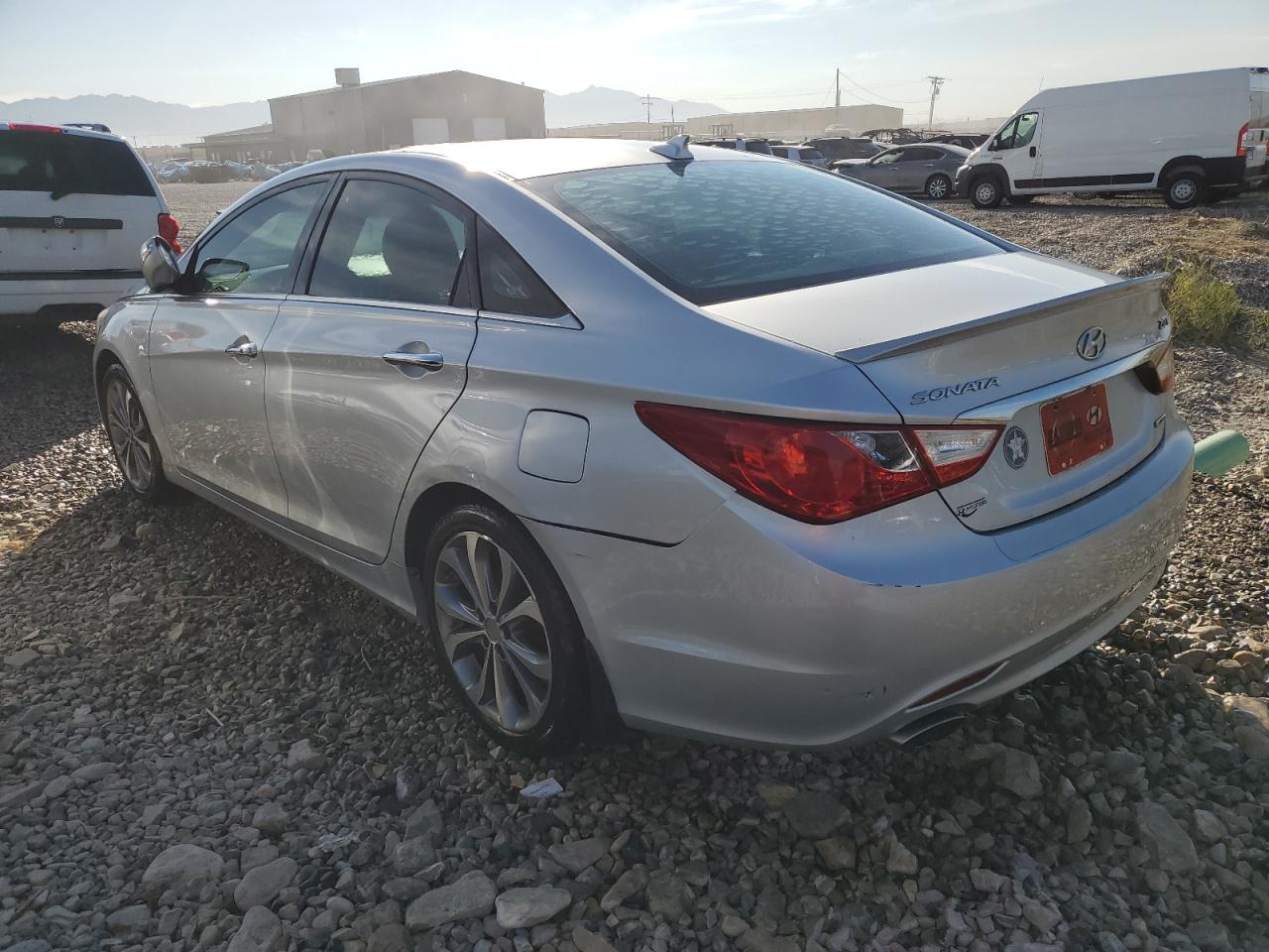 2013 Hyundai Sonata - Image 2