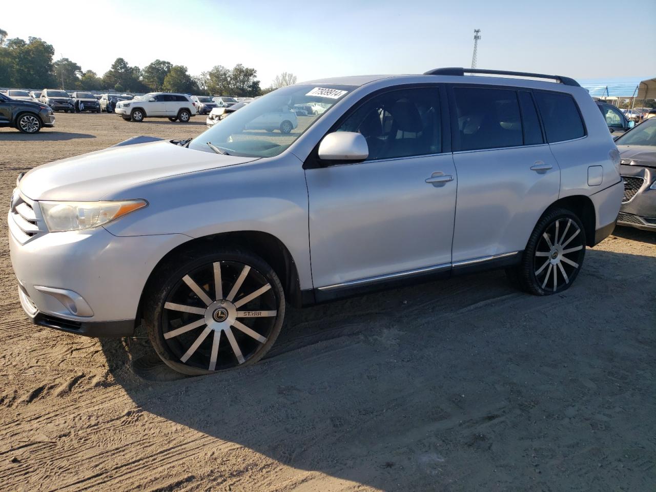 VIN 5TDZK3EH4DS118847 2013 TOYOTA HIGHLANDER no.1