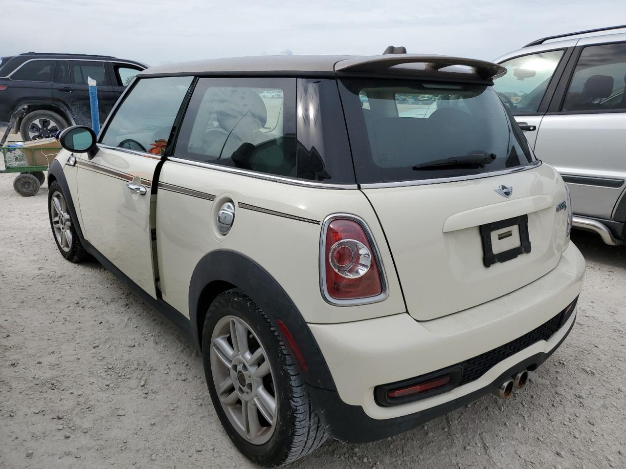 2013 MINI Cooper - Image 2