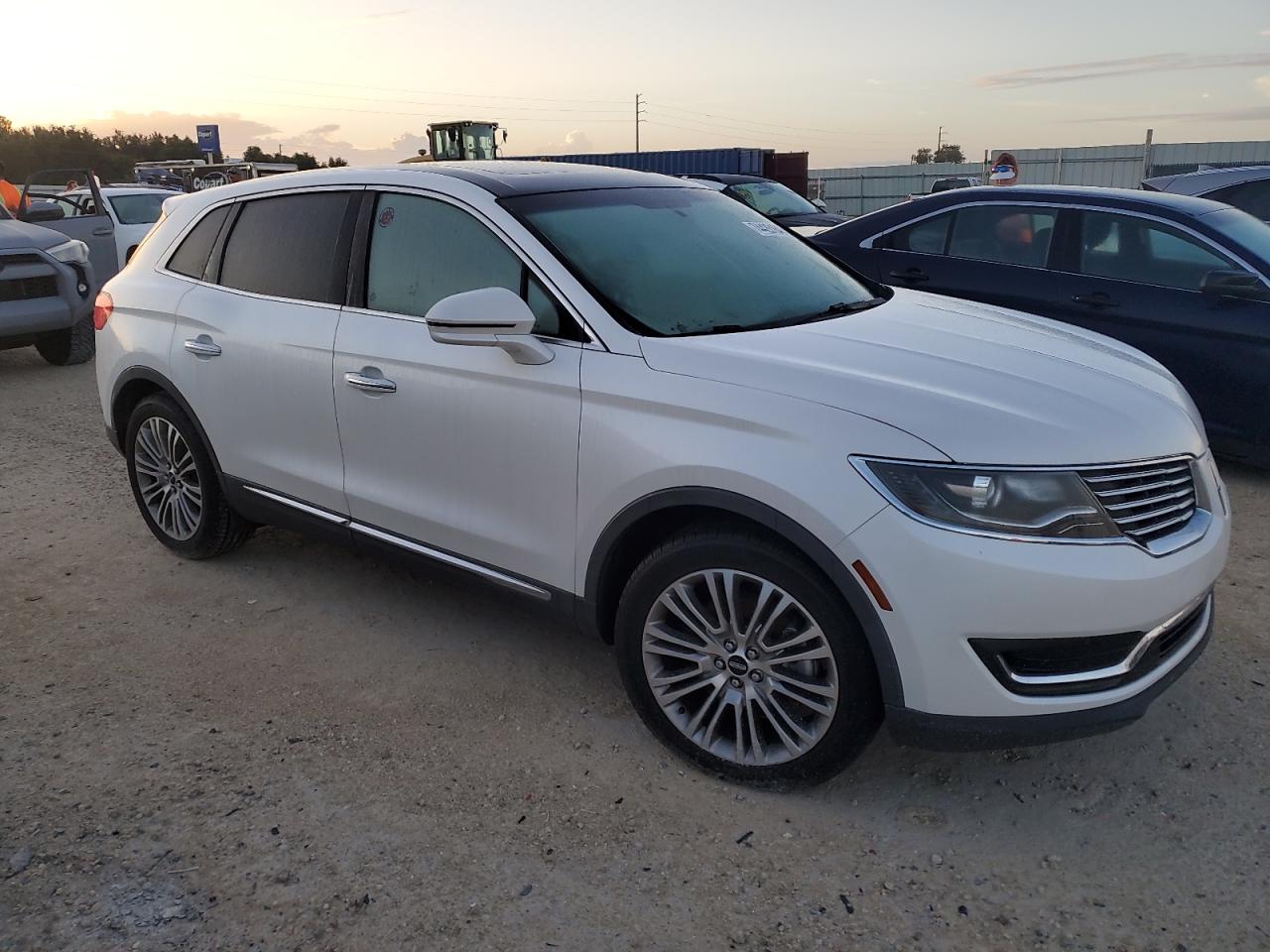 2018 Lincoln MKX - Image 4