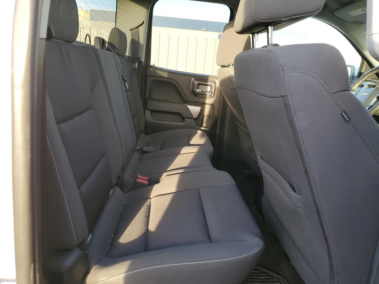 2018 Chevrolet Silverado K1500 Lt VIN: 1GCVKREC9JZ360694 Lot: 75276394