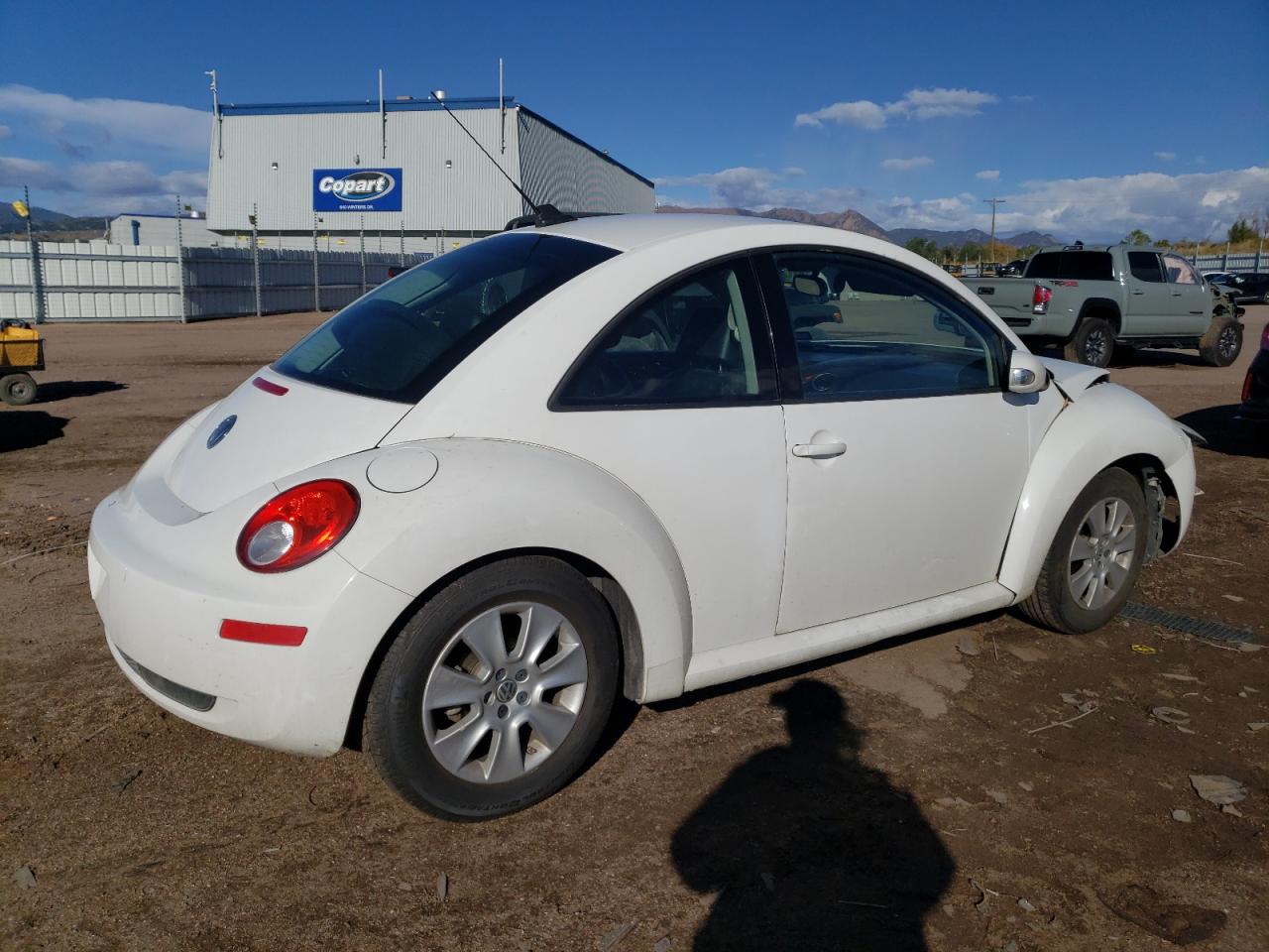 2010 Volkswagen Beetle - Image 3