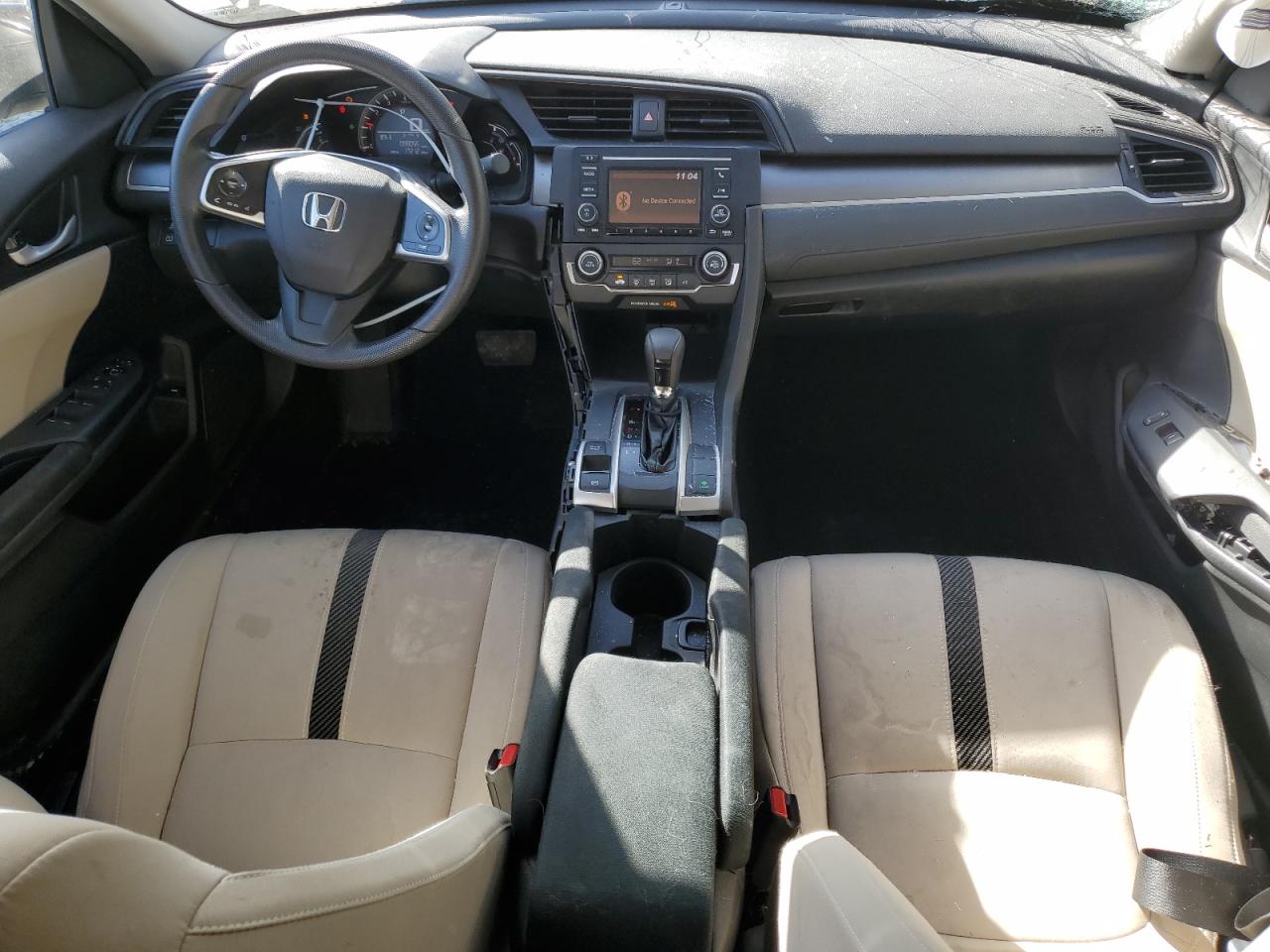 19XFC2F5XJE018837 2018 Honda Civic Lx