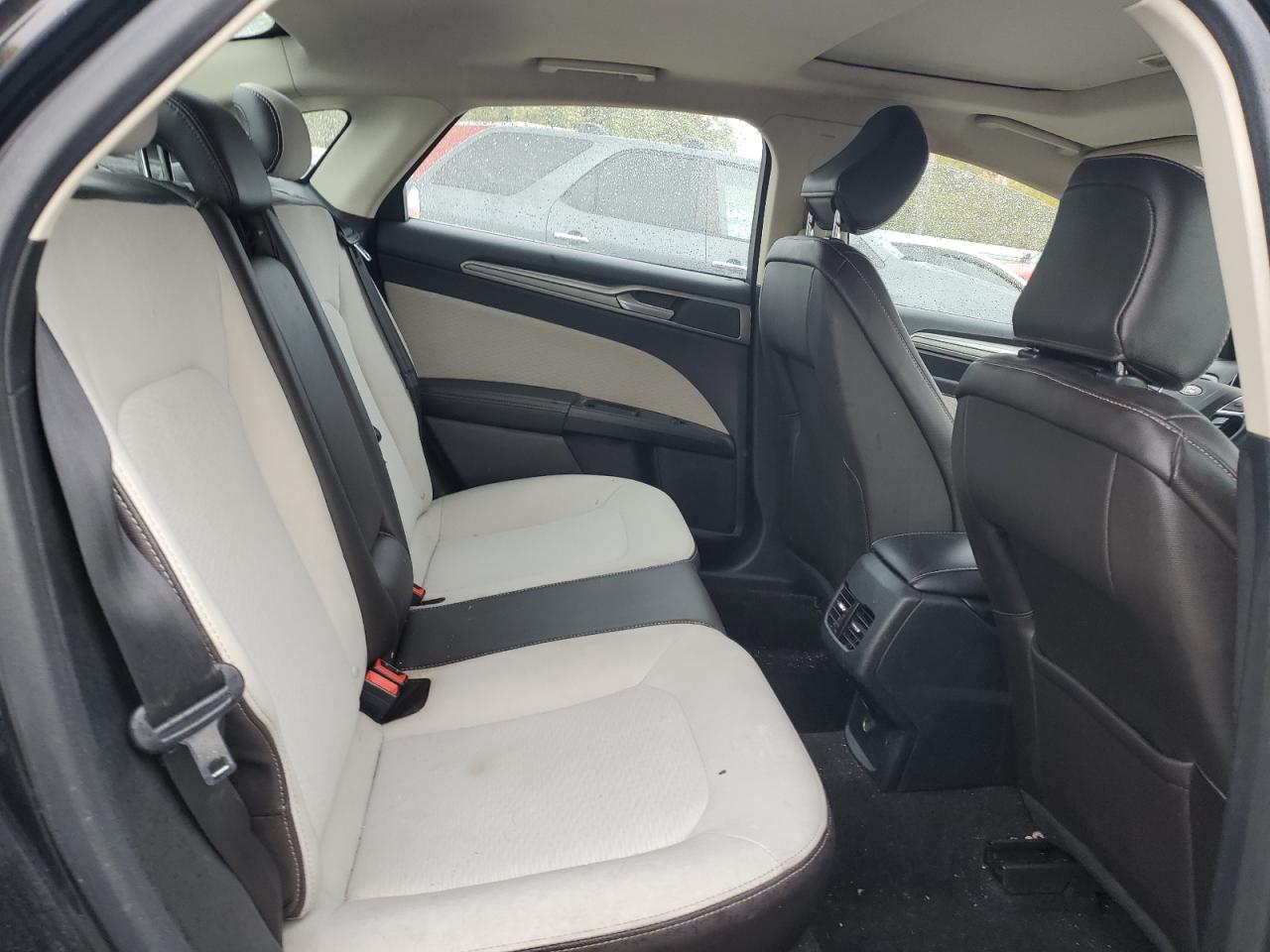 2020 Ford Fusion - Image 10