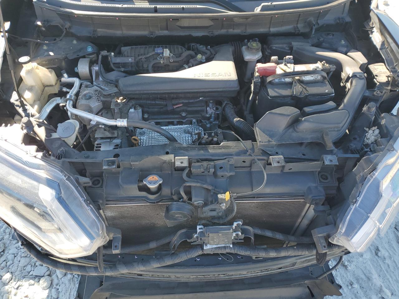 2018 Nissan Rogue - Image 12