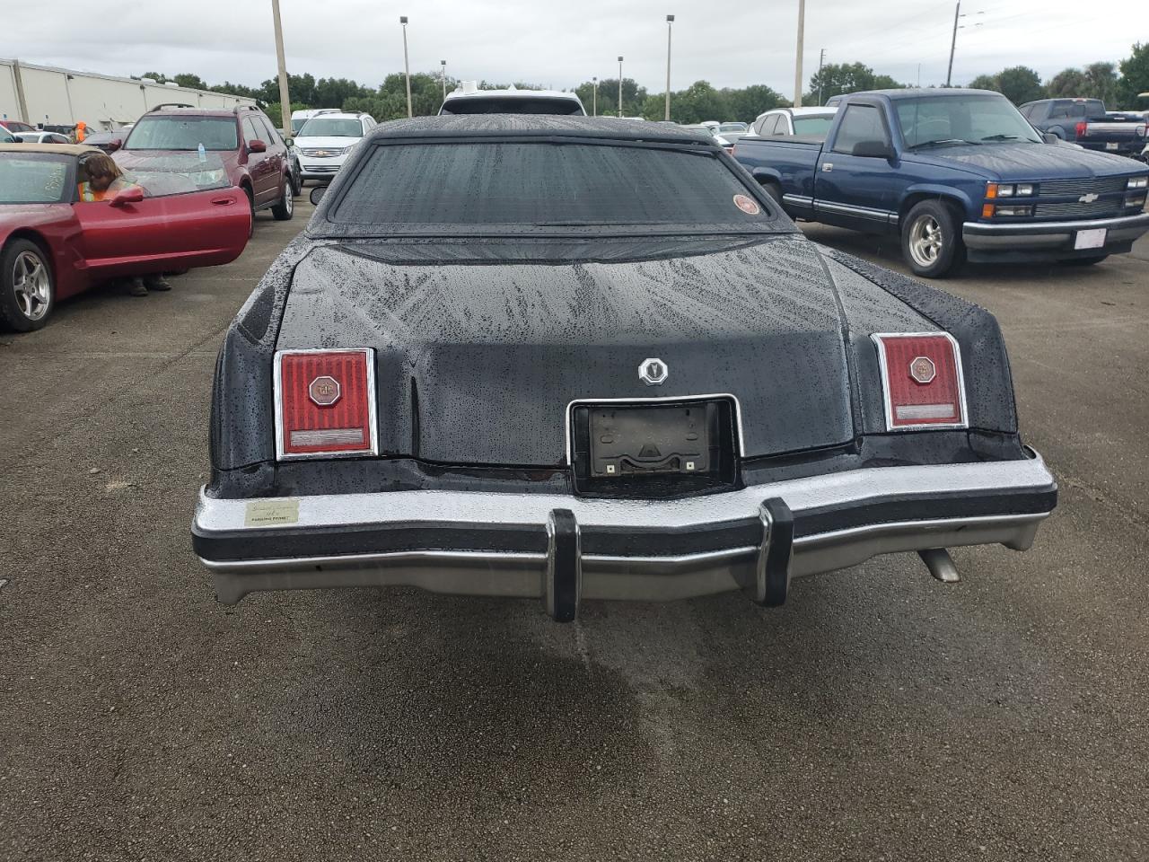 2K57K7P282228 1977 Pontiac Gran Prix