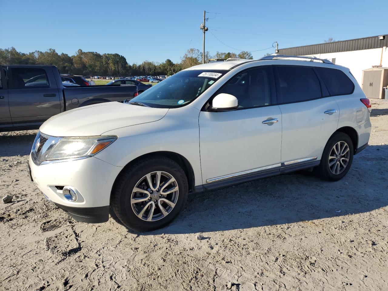 2015 Nissan Pathfinder - Image 1